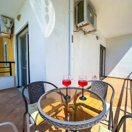 603 Balcony & Sunset דירה